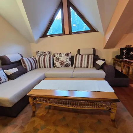 Cozy In Castle Complex On The Slope