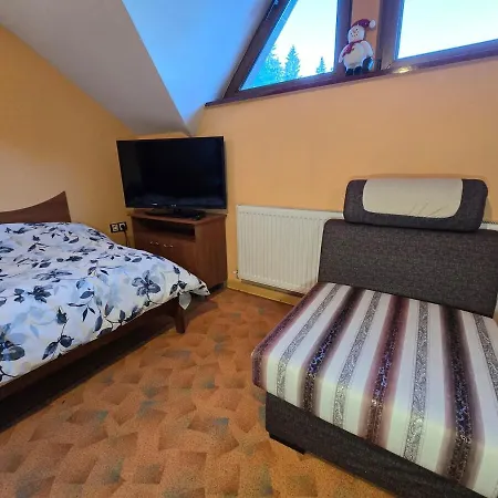 Апартамент Cozy In Castle Complex On The Slope *
