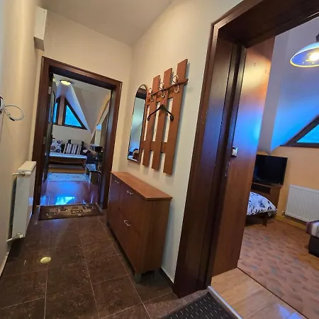 Апартамент Cozy In Castle Complex On The Slope