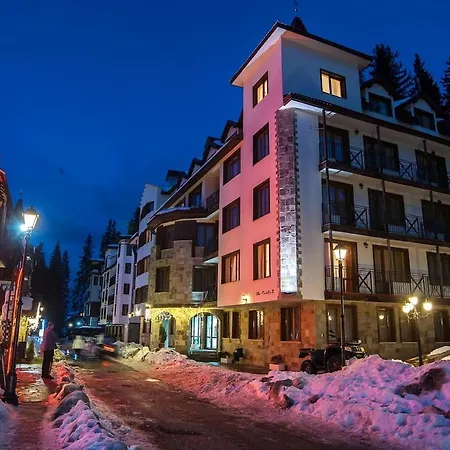 Апартамент Cozy In Castle Complex On The Slope *